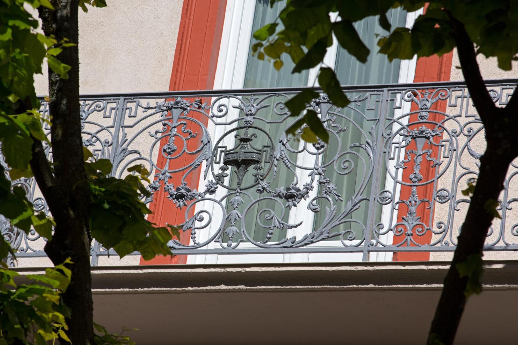 Hotel Arverna Vichy - Clt'Hotel Exterior photo