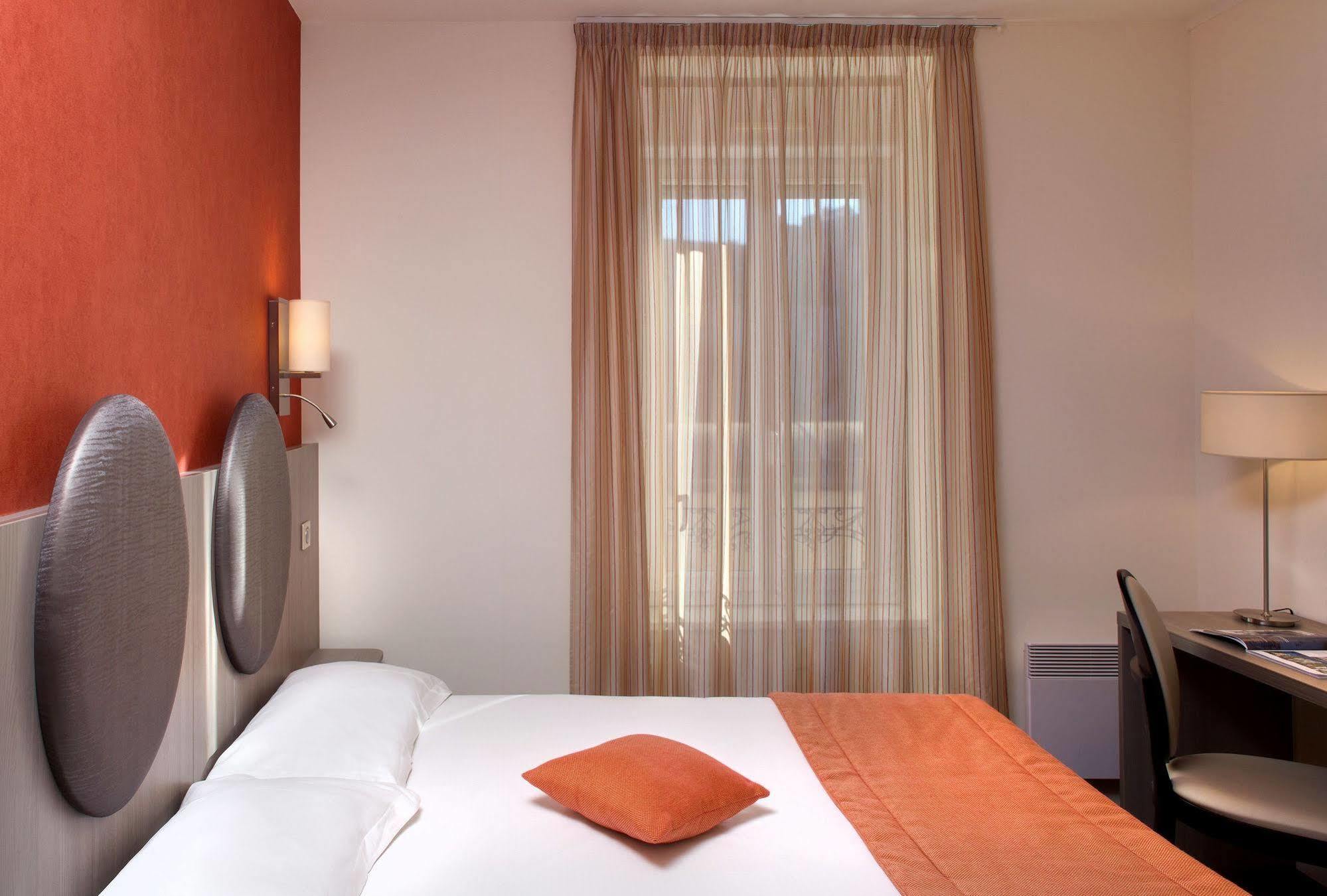 Hotel Arverna Vichy - Clt'Hotel Exterior photo